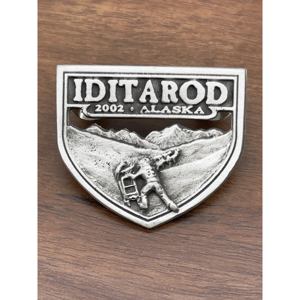 Vintage Iditarod 2002 Alaska Pewter Pin Sled Dog Race Husky Souvenir Collectible